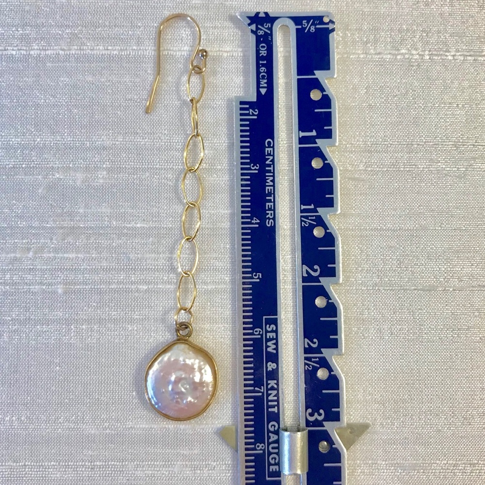 ✨Gorgeous Dancing Pearl Earrings✨ - Picture 6 of 8
